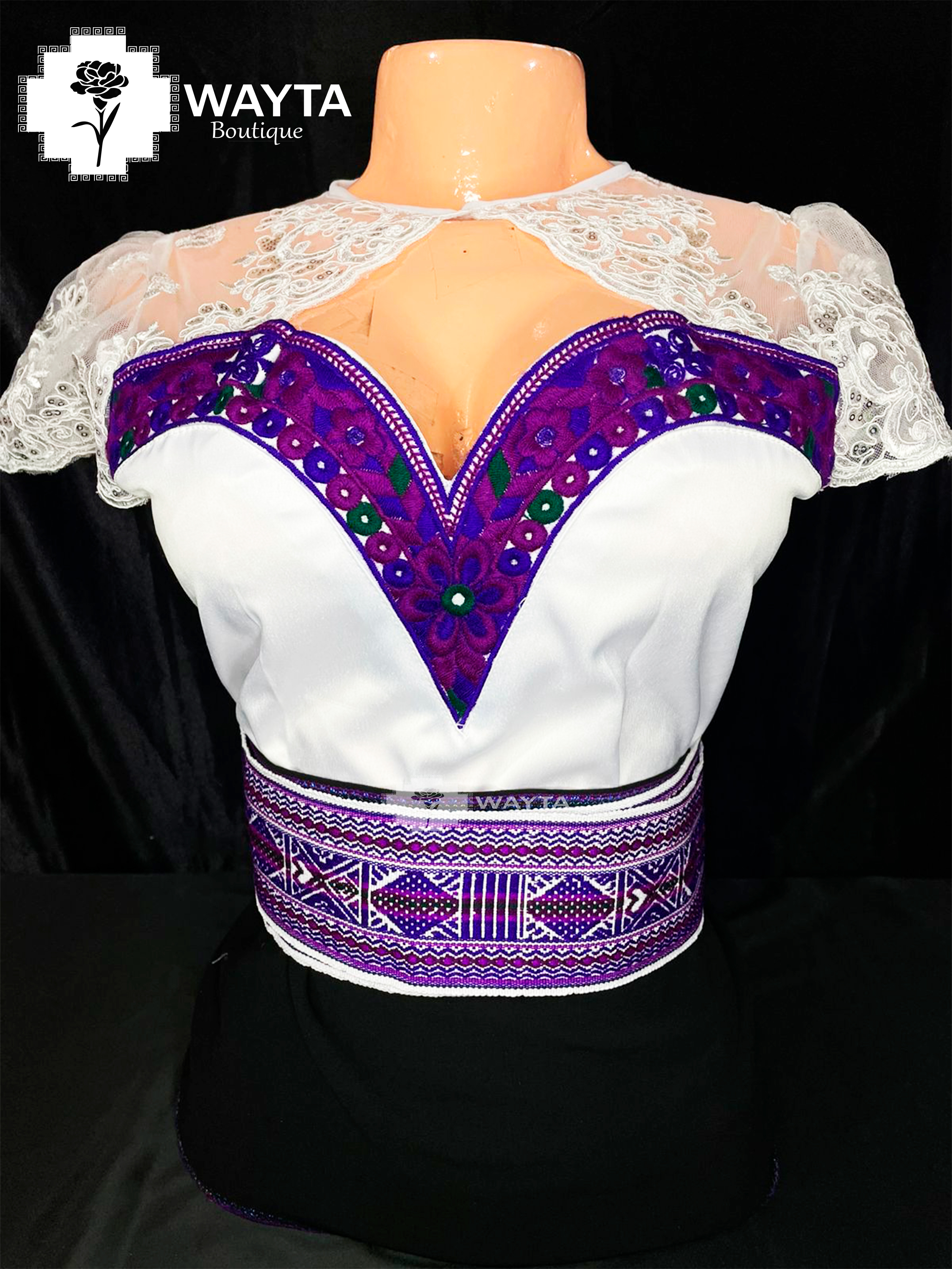 BLUSA - Bordada a Máquina con Decorado de Tul en Hombros y Pecho – Casual, Elegante y Sofisticada