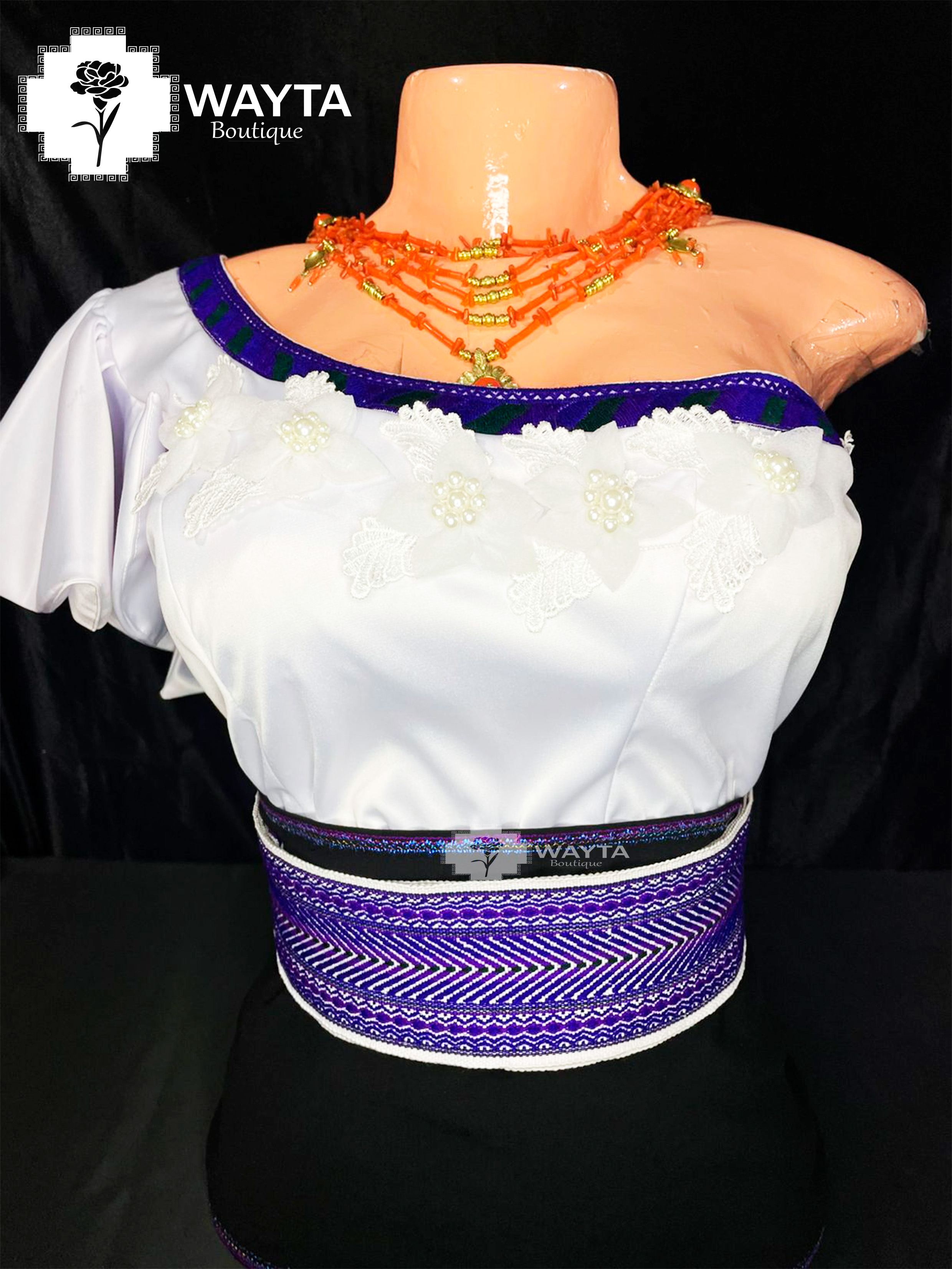 BLUSA - Bordada a Máquina con Encaje de Flores y Perlas – Elegancia, Delicadeza y Comodidad