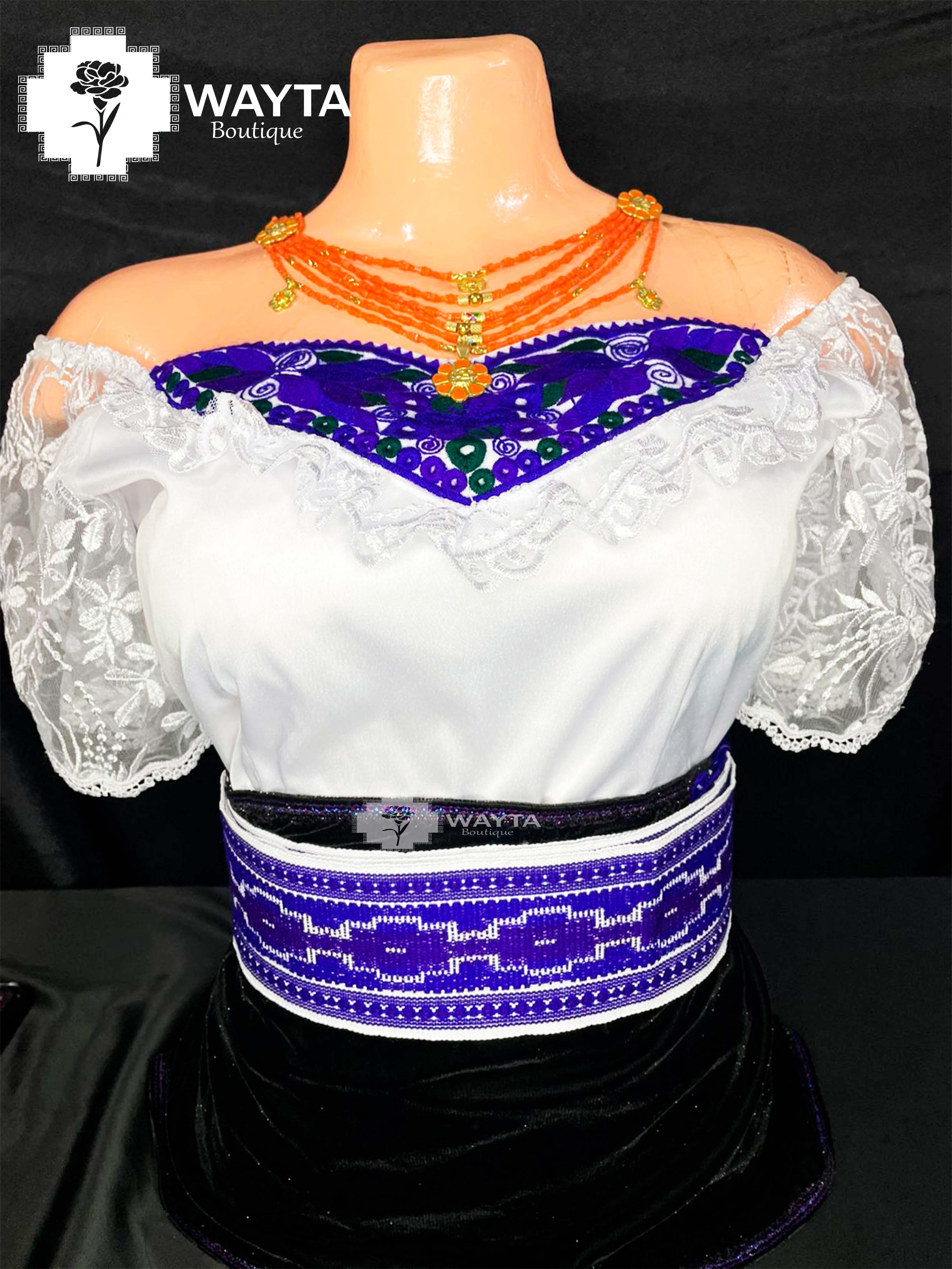 BLUSA - Bordada a Máquina con Mangas de Tul – Suavidad, Elegancia y Comodidad